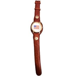 (906)Vintage watch with American flag 🇺🇸 in dial and Brown leather band